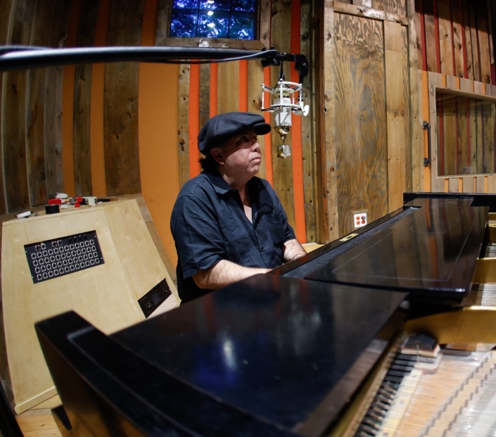 Brian Studio G piano shot